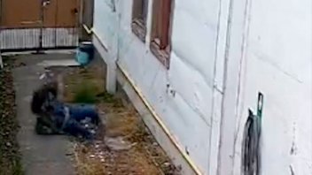 Video: sujeto se tiró del segundo piso de un prostíbulo para irse sin pagar