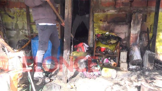 Dos niños y su mamá perdieron todo tras incendiarse su casa en Paraná