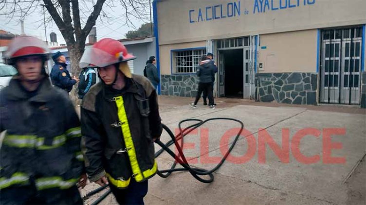 Una explosión y versiones cruzadas tras el incendio en Club Ciclón de Ayacucho
