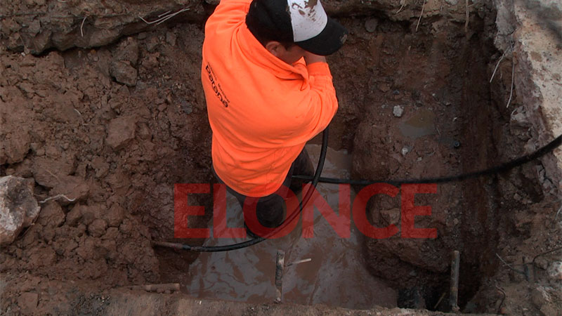 Reparan caño en avenida Ramírez y restringen el servicio de agua ...