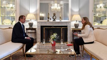El gobernador Bordet se reunió con la embajadora del Reino Unido