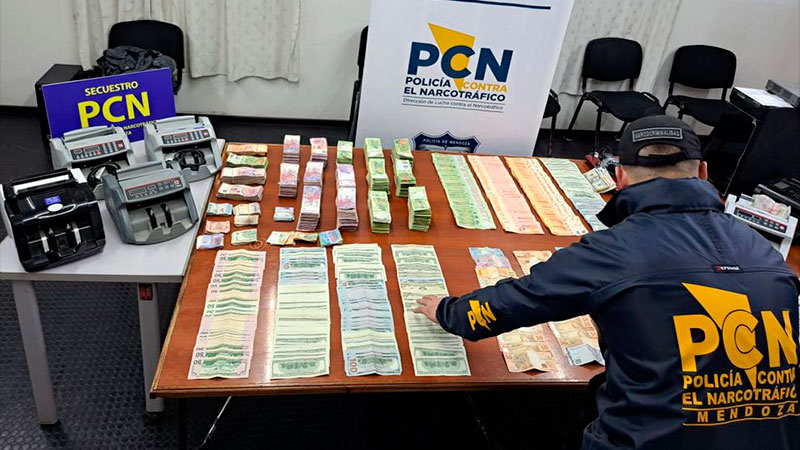 Jefe De Policía Detenido Por Cobrar Coimas Tenía Más De Us20 Mil En Su Oficina Policiales 1479