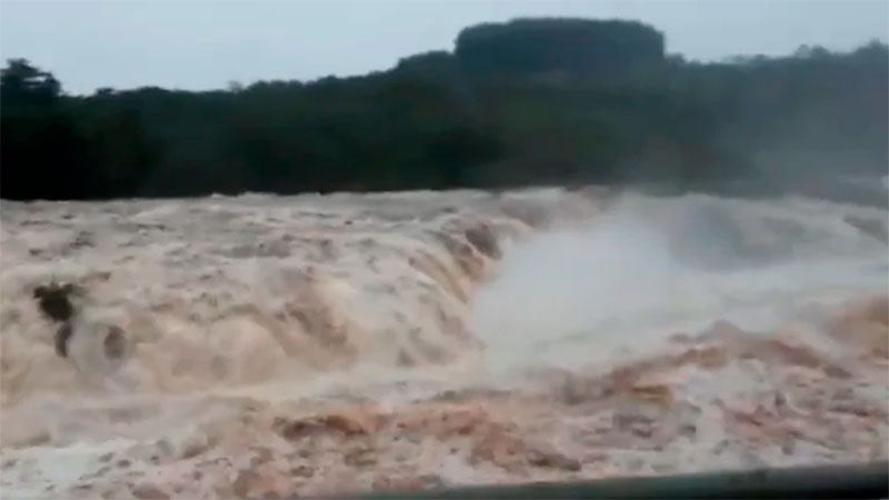 Cataratas del Iguazú: la creciente arrastró pasarela de la Garganta del Diablo