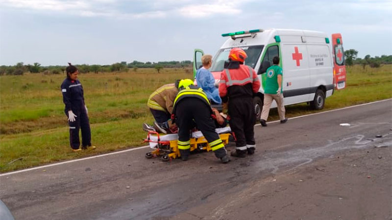 Dos fallecidos y tres heridos en choque frontal sobre Ruta 12 | Elonce.com