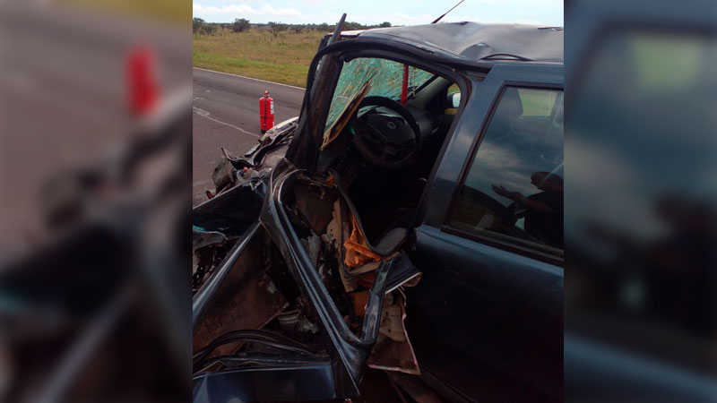 Dos fallecidos y tres heridos en choque frontal sobre Ruta 12 | Elonce.com