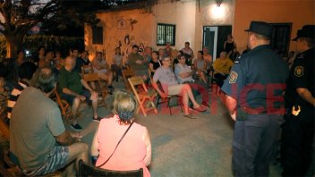 Seguidilla de robos en barrios Mercantil y Kolbe: reunión de vecinos y policía