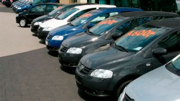Autos: rebajas de hasta 25% tras el derrumbe de las ventas