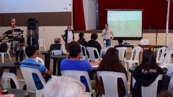 Unos 500 productores y estudiantes participan de plan de capacitación ganadero