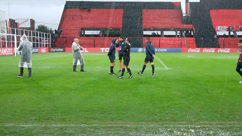 &ldquo;La pelota se frena y no pica&rdquo;: video de la inspección en la cancha de Patronato