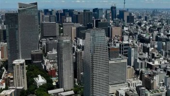 Un sismo frenó el servicio de trenes e hizo temblar los edificios de Tokio