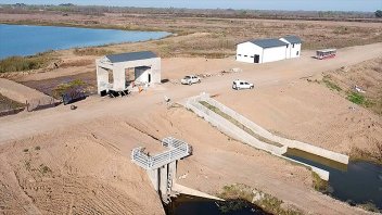 Ingresó en etapa final la obra pública contra inundaciones en Villa Paranacito
