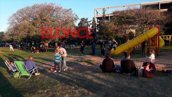 Paranaenses y turistas disfrutaron del feriado en el Patito Sirirí