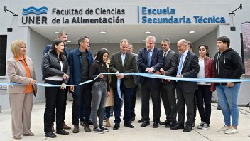 Bordet inauguró la Escuela Secundaria Técnica de la UNER en Concordia