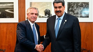 Fernández se reunió con Maduro para que Venezuela vuelva a foros internacionales