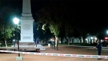 San José: detonaron un artefacto explosivo en la plaza principal