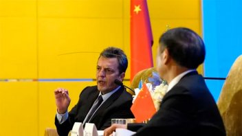 Massa avanzó en proyectos de infraestructura y el comercio en yuanes