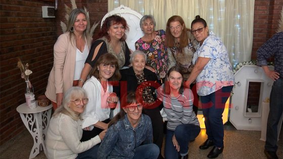 Con fiesta sorpresa celebraron los 100 años de Doña Paula: “Deseo mucha salud
