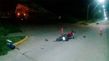 Motociclista sufrió graves heridas tras chocar contra un auto