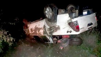 Villaguay: una camioneta despistó y volcó en la ruta 20