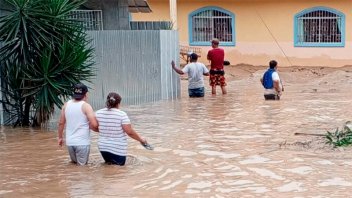 Al menos 500 personas fueron evacuadas por inundaciones en Ecuador