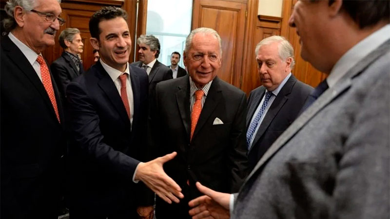 La UIA y Gobierno analizaron alternativas para garantizar importaciones de insumos