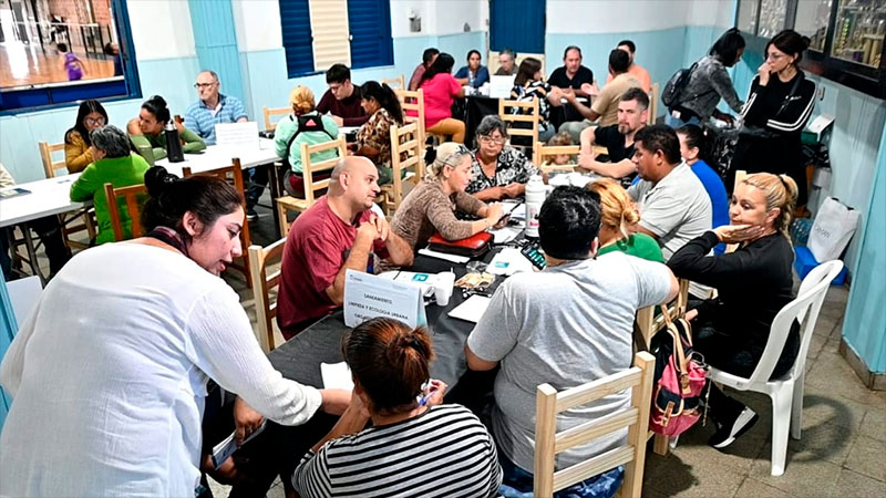 Vecinos de Paraná debaten iniciativas para mejorar la realidad de sus ...