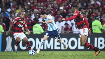 Racing cayó ante Flamengo pero sigue líder de grupo en la Libertadores