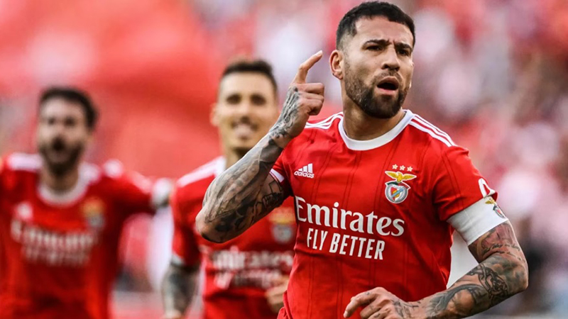 Otamendi renovó con Benfica y no llegará a River.