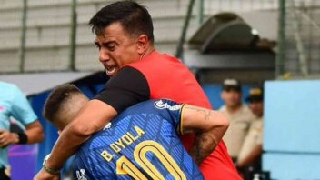 Aucas de Ecuador despidió a su DT tras golpear a dos jugadores argentinos