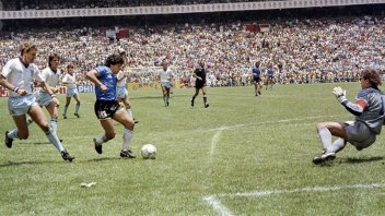 En el Día del Futbolista Argentino se cumplen 37 años del gol de Maradona a Inglaterra