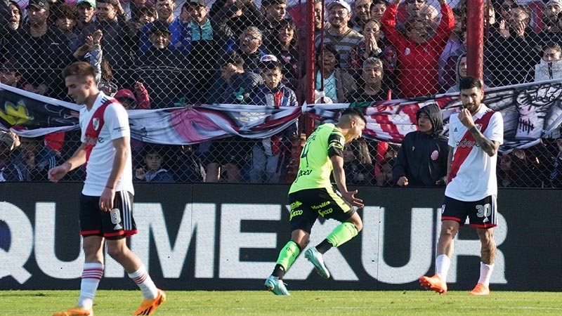 Barracas sorprendió al puntero River en la LPF.