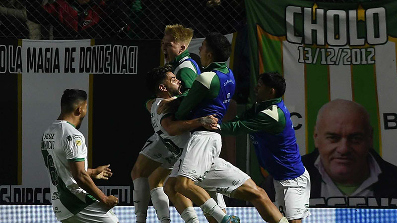 Banfield logró un triunfo clave sobre Argentinos para salir de zona de descenso.