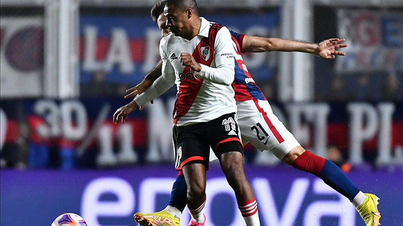 River empató con San Lorenzo en un partido disputado.