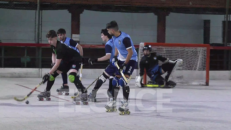 Se juega el Torneo Apertura de hockey sobre patines en club Recreativo.