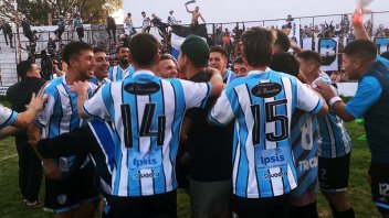 Peñarol le ganó a Sportivo Urquiza y festejó en el clásico de la Liga Paranaense