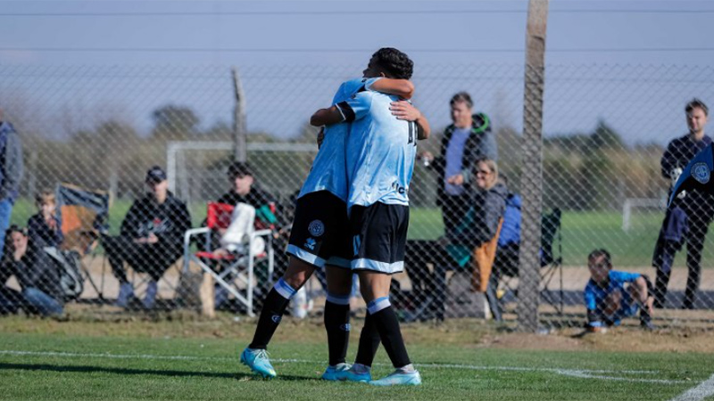 Increíble gol en Juveniles que fue idéntico al de Di María a Francia.