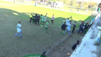 Video: suspendieron un partido en la Liga Paranaense de Fútbol por incidentes