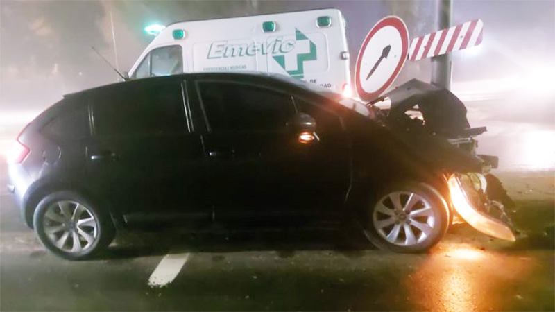 Accidente en el acceso al Puente Victoria - Rosario