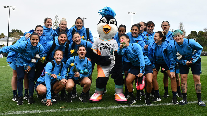 El seleccionado femenino de fútbol tuvo su primera práctica en Auckland.