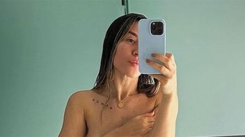 Al filo de la censura: Jimena Barón hizo topless de frente a la cámara Instagram
