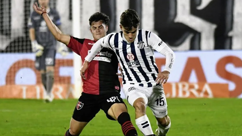 Newells y Talleres terminaron igualados en Rosario.