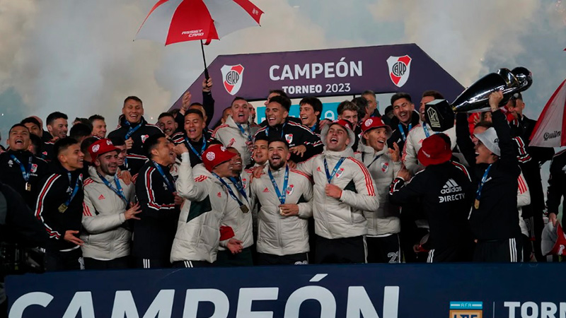 River levantó un nuevo trofeo del campeonato argentino.