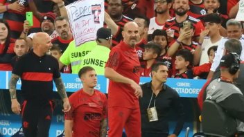 Escándalo en Flamengo: un ayudante de Sampaoli le pegó a un jugador