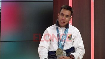 Julián Molina emocionado por sus logros en atletismo: 