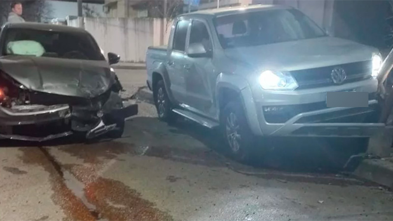 Fuerte choque entre un auto y una camioneta en localidad entrerriana ...