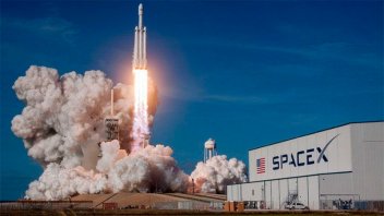 La NASA y SpaceX envían cuatro astronautas a la Estación Espacial Internacional