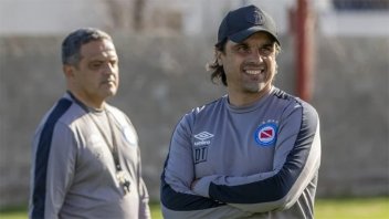 Argentinos Juniors: Zermatten se hace cargo del equipo y Medina suena como reemplazante de Milito