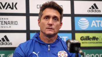 Guillermo Barros Schelotto dejó de ser el técnico de la selección de Paraguay