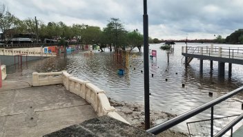 Evalúan instalar centros de evacuación por la crecida del río Gualeguaychú