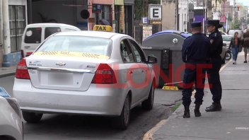 Violento cruce entre pasajera y chofer de UBER demandó intervención policial